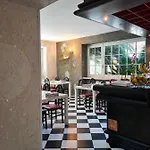 Ξενοδοχείο Tenesi 2*