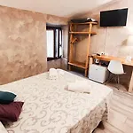 Ξενοδοχείο Tenesi 2*