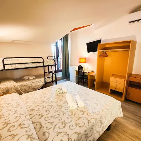 Szálloda Tenesi Manerba del Garda