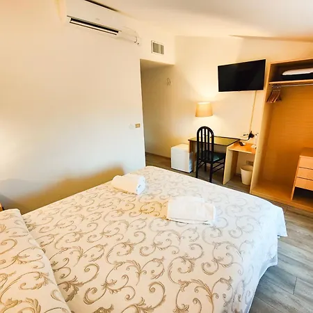 Tenesi Szálloda Manerba del Garda