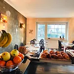 Tenesi Hotel