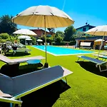 Tenesi Hotel 2*