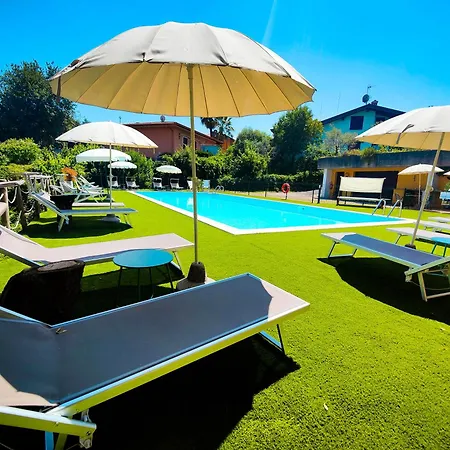 Tenesi Hotel 2*