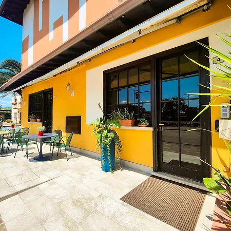 Tenesi Hotel