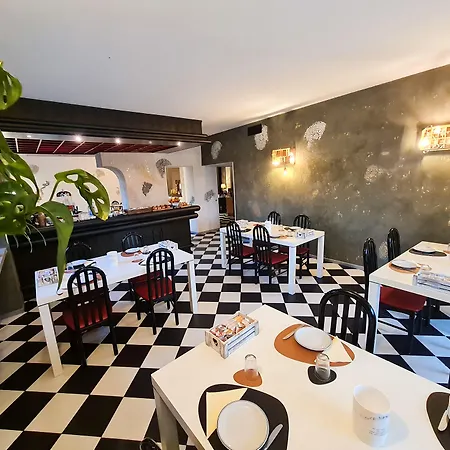 Hotel Tenesi