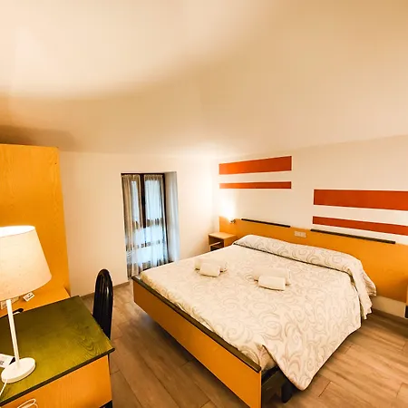 Tenesi Hotel 2*