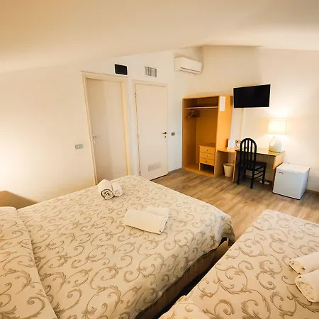 Tenesi Hotel