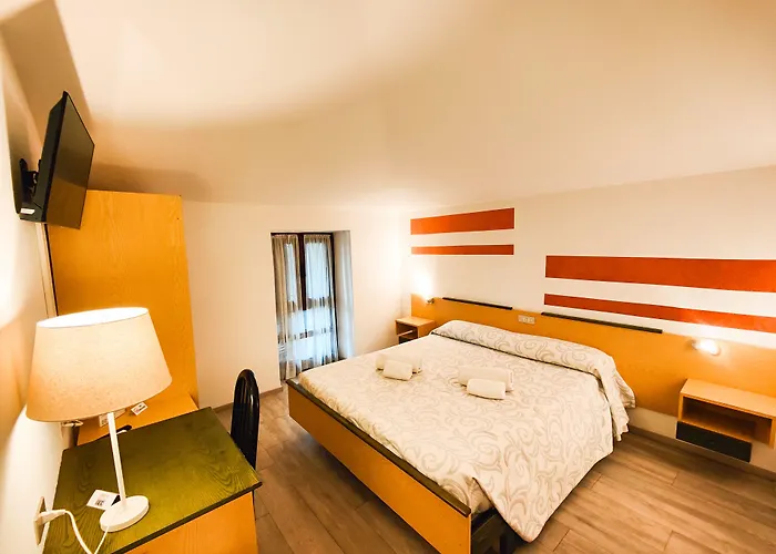 Tenesi Hotel 2*